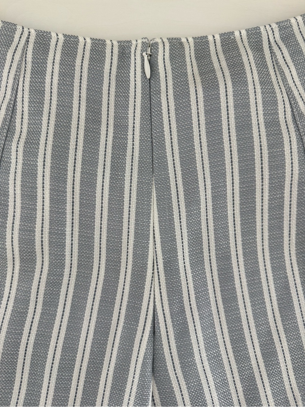 Club Monaco Ditmas High Rise Lace Up Striped Shorts Size 4 - Picture 6 of 9